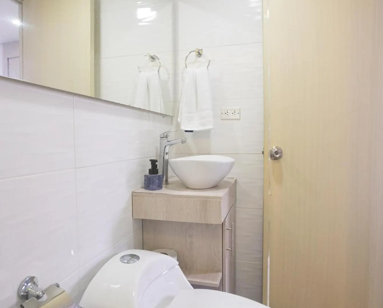 Beautiful Apt In Poblado-Tesoro Near Provenza! Medellin