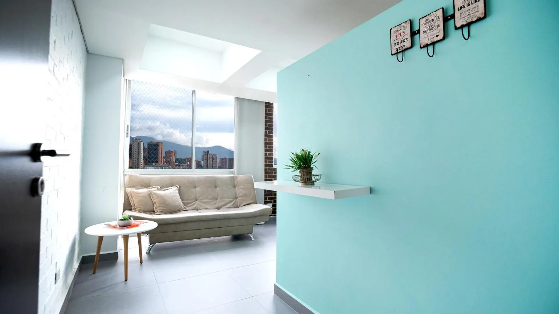 Beautiful Apt In Poblado-Tesoro Near Provenza! Medellín Apartamento