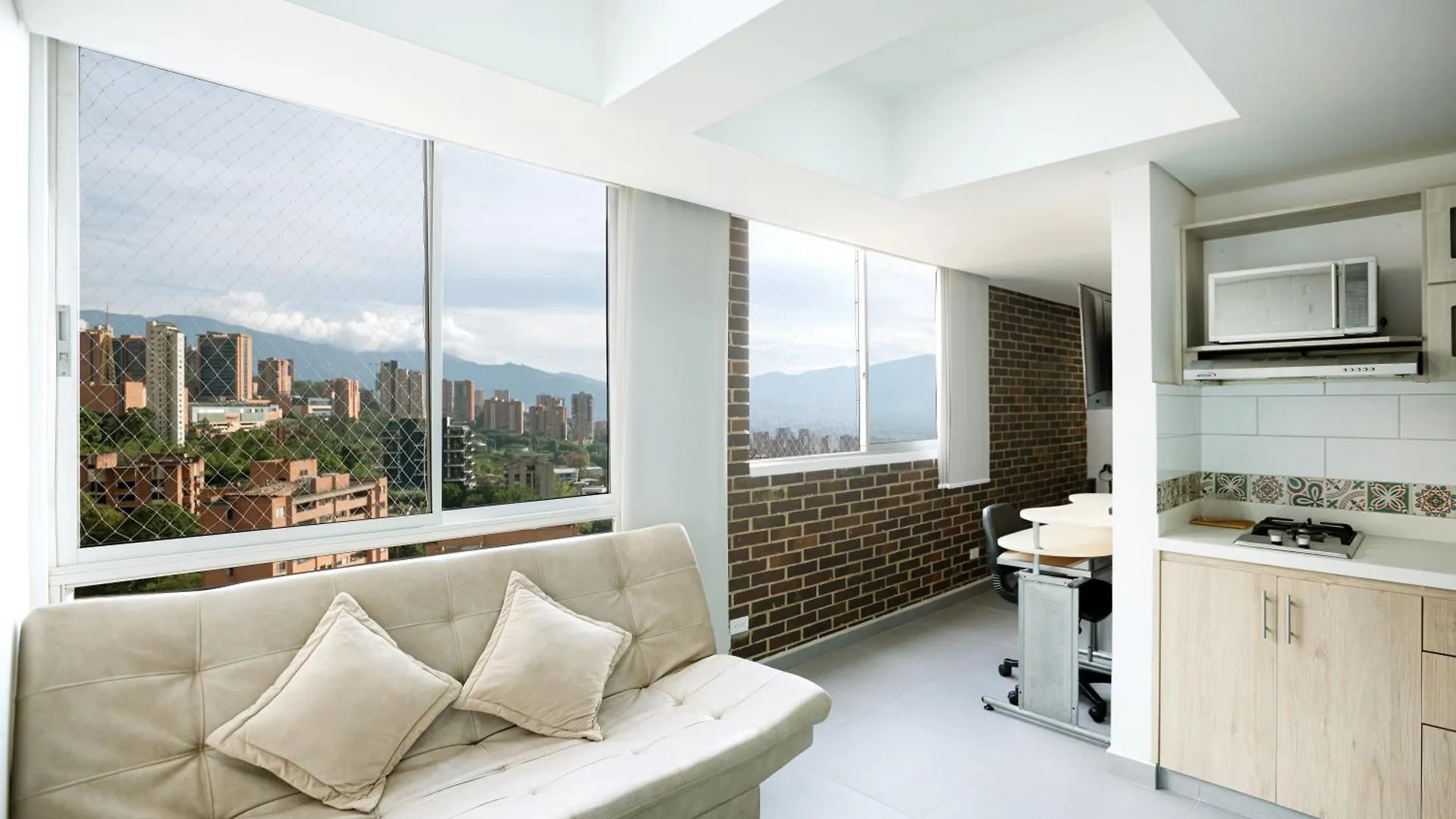 Beautiful Apt In Poblado-Tesoro Near Provenza! Medellín